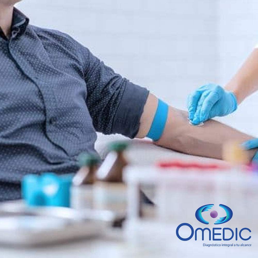 Patient having blood drawn for QUÍMICA SANGUÍNEA 33 ELEMENTOS comprehensive blood chemical analysis at OMEDIC clinic